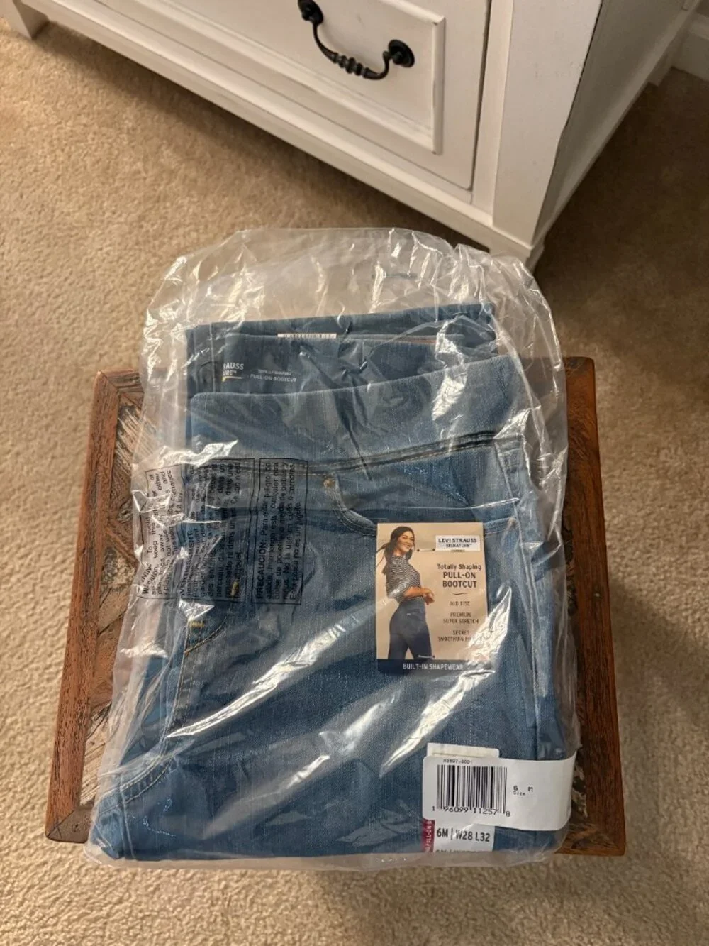 Levi Strauss Signature Gold Women's Totally Shaping Pull- On Bootcut Jeans Sz 6
